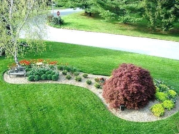 Flower bed pre-emergent treatment
